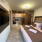 Malama Lux *