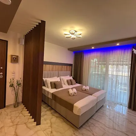 Malama Lux * Paralia Katerinis